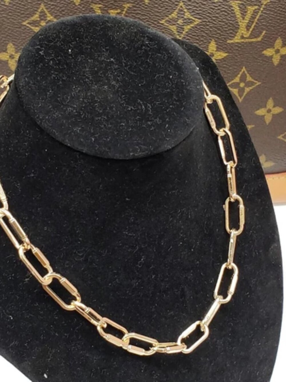 Gold-Plated Necklace with Authentic Louis Vuitton Padlock - Picture 5 of 5